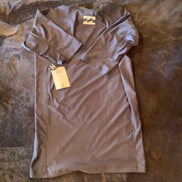 Billabong Rash Guard - Picture 3 of 3